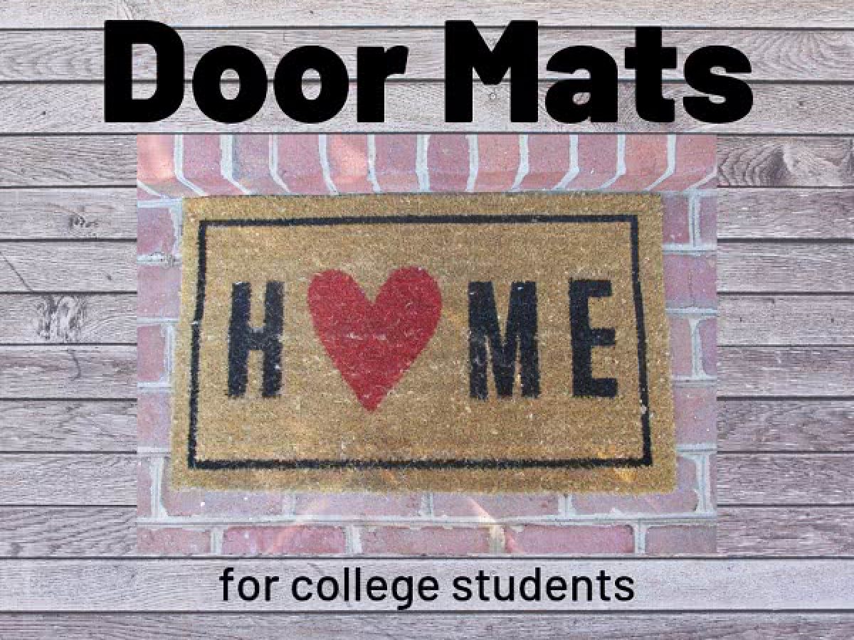 6 Best Decorative Door Mats For Your College Dorm Rooms